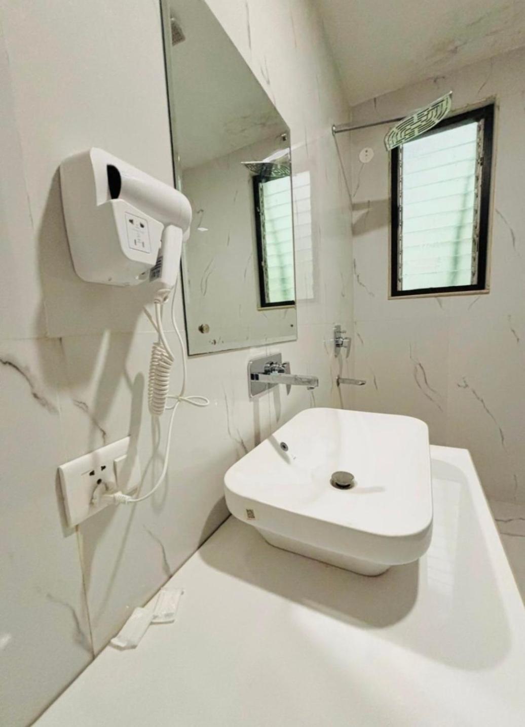 Glace Stay Inn Near Igi Airport Új-Delhi Kültér fotó
